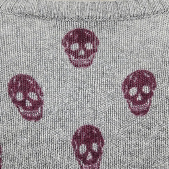 Skull Cashmere Sweater Size Medium Riley Grey Burgundy Skulls V Neck - Picture 11 of 16